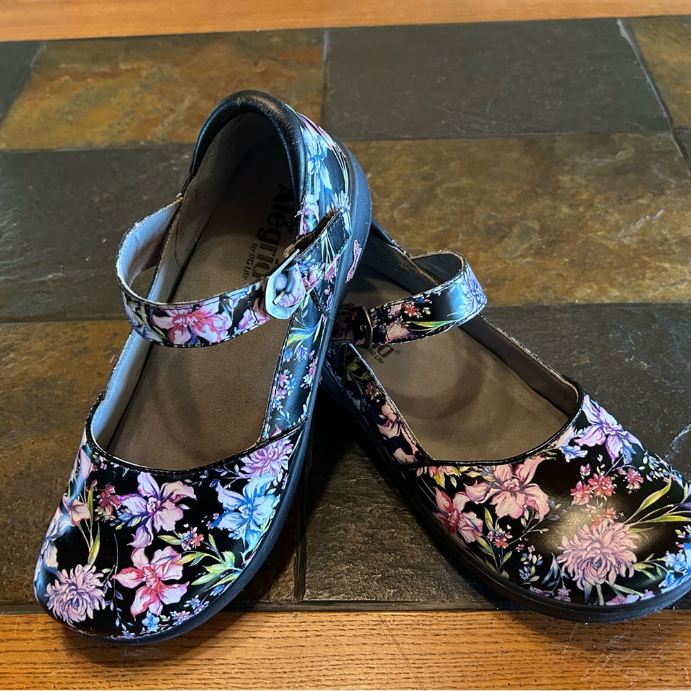 Floral Alegria clog